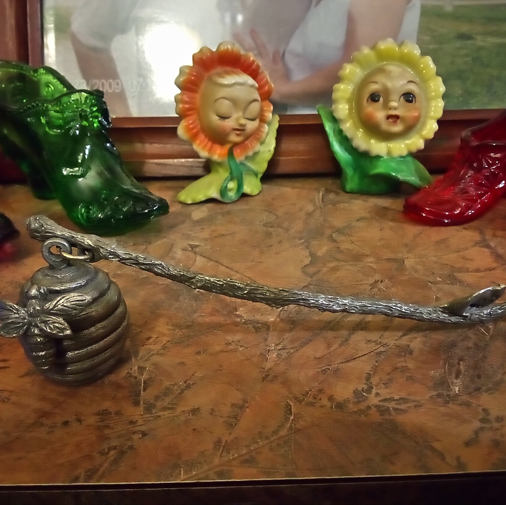 Absolutely Adorable Vintage Silver Pewter Beehive Candle Snuffer.